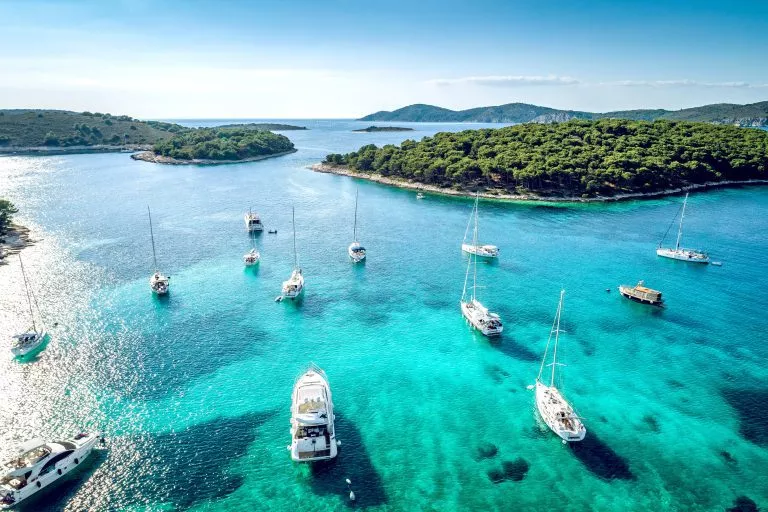 Vista aerea delle Isole Paklinski a Hvar, Croazia.