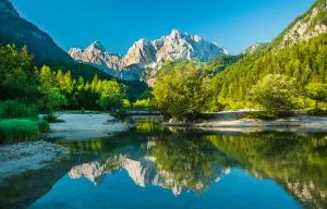 Scoprite la serenità del lago di Jasna a Kranjska Gora