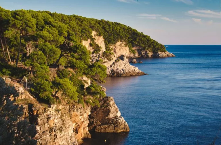 Falaises de Kolocep escaladées