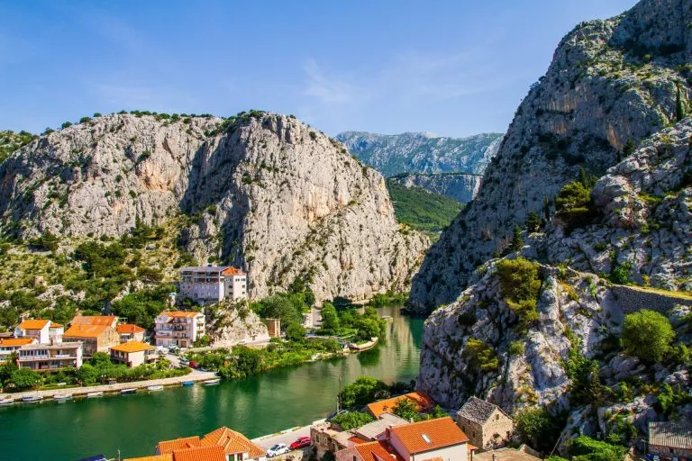 Omis du haut à l'échelle