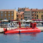 Rovinj crvena polupodmornica scaled