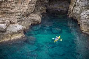 Kayak lungo le scogliere, rendere unico il vostro viaggio